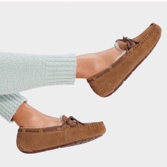 Ugg Dakota Chestnut Suede Slipper - Picture 2 of 8